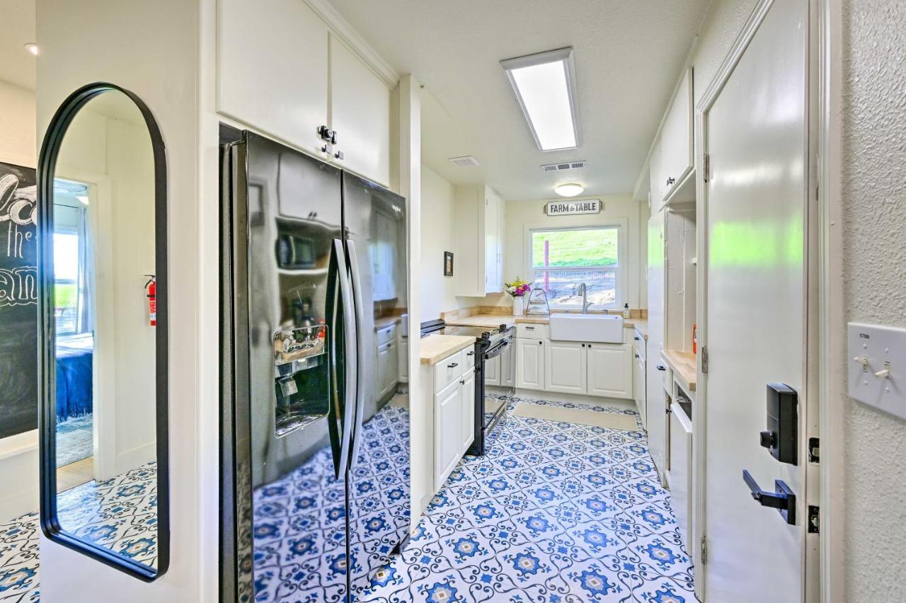 Peaceful Ranch Home With Sierra Nevada Views Woodlake Екстер'єр фото